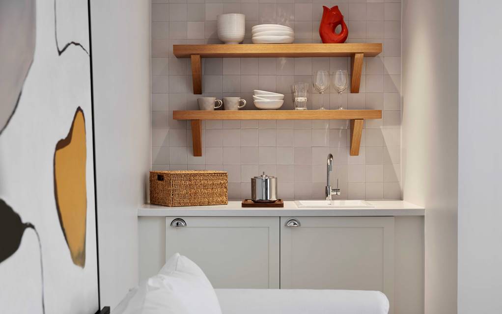 lyle-hotel-two-queen-kitchenette-5